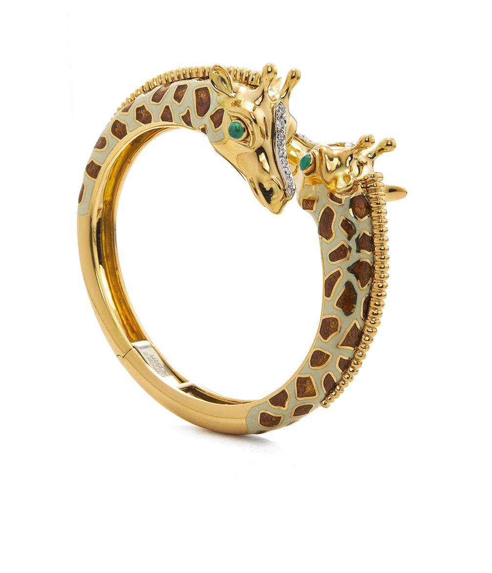 http://www.davidwebb.com/cdn/shop/products/David-Webb-Kingdom-Baby-Giraffe-Bangle-60418B-1PYNEX.jpg?v=1678391741